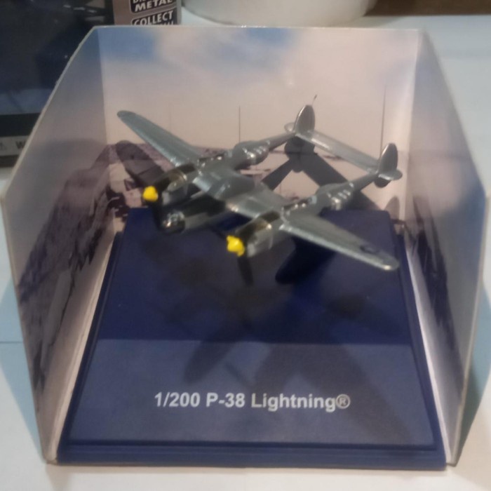 Diecast Miniatur Pesawat Tempur P38 Lightning Perang Dunia Ke 2