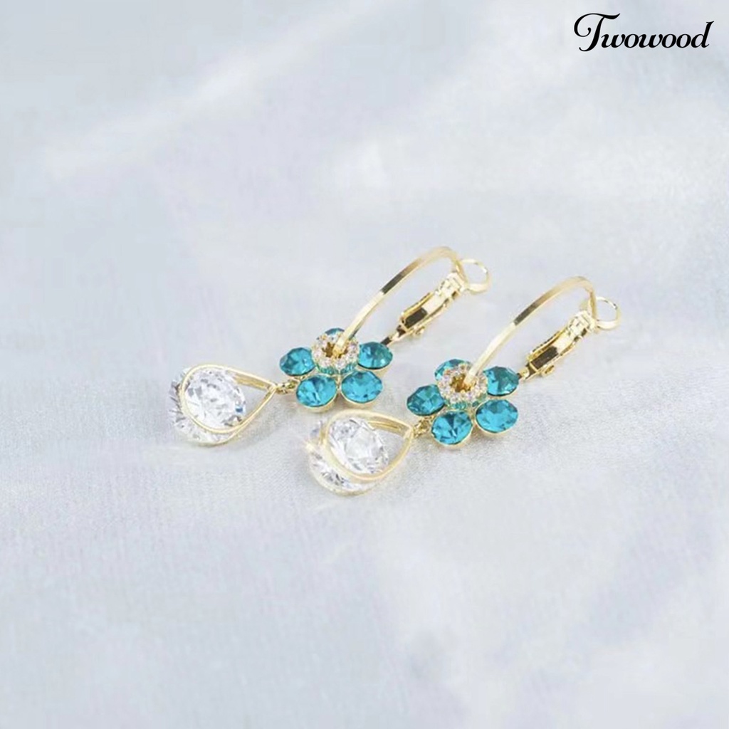 Twowood 1pasang Ladies Earrings Cahaya Mewah Elegan Temperamen Indah Halus Pakaian Sehari-Hari Alloy Faux Kristal Bunga Wanita Earrings Aksesoris Pesta