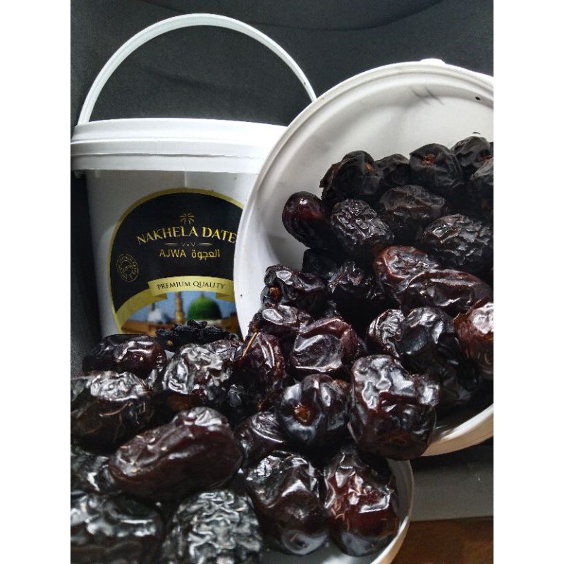 

Kurma Ajwa Nakhela Dates Eksklusif Ember 850gr