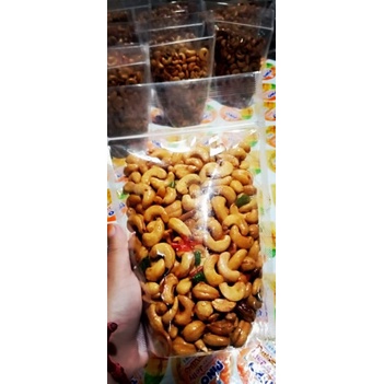 

KACANG METE VARIAN PEDAS MANIS