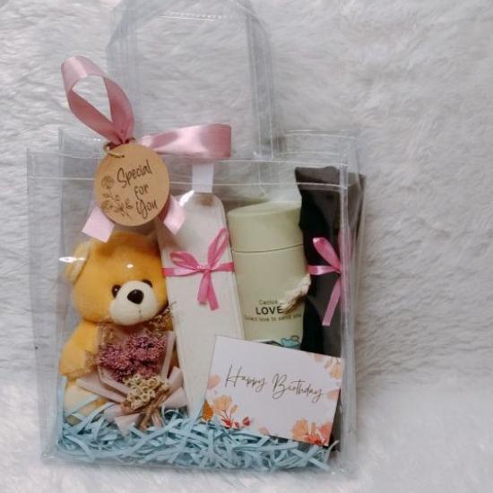 

Ready Stok Hampers Totebag Gift | Hampers Alat Makan | Kado Ulang Tahun | Graduation Gift dll !!!