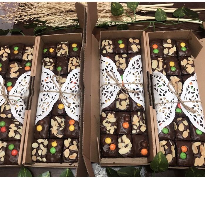 

❊ Brownies size L 30x10 sekat ♞