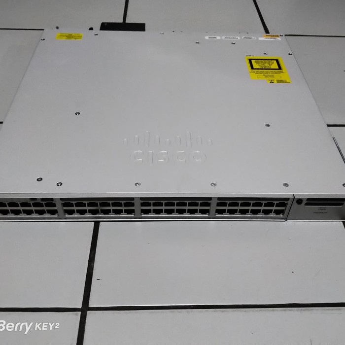 cisco 9300 48U POE switch