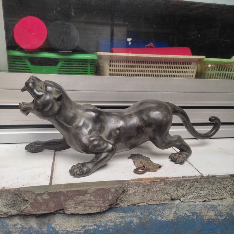 Patung Macan Kumbang Hitam Bahan Full Kuningan Istimewa