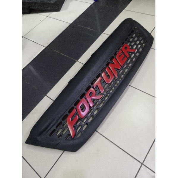 grill,grille fortuner 2005-2008