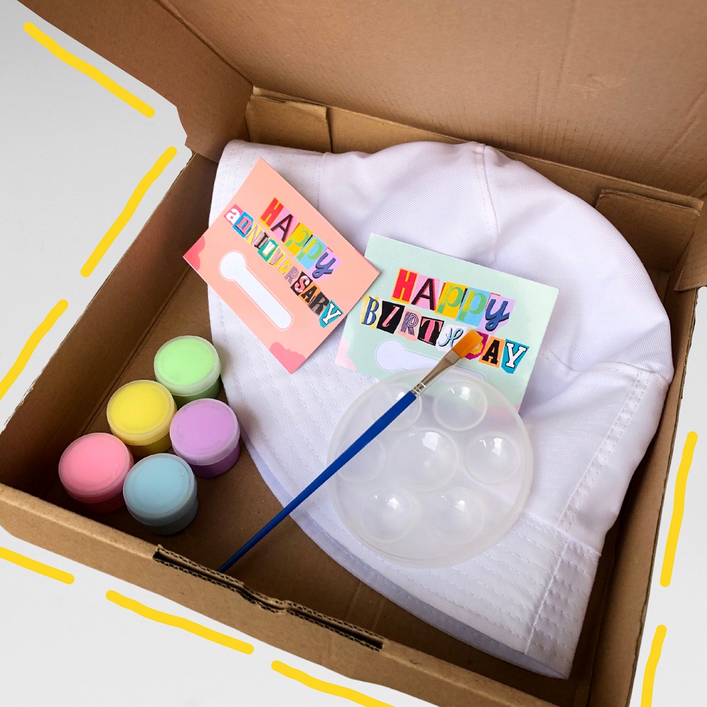 

RK HAMPERS BUCKETHAT PUTIH PAINTING KIT PREMIUM MELUKIS BUCKETHAT PUTIH MEWARNAI HAMPERS KADO ULANG