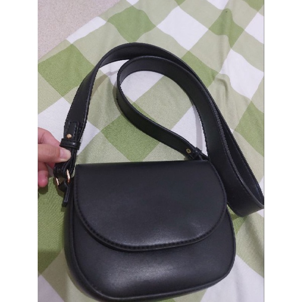Sling kulit hitam mini kecil SHOOPEN lucu imut preloved second