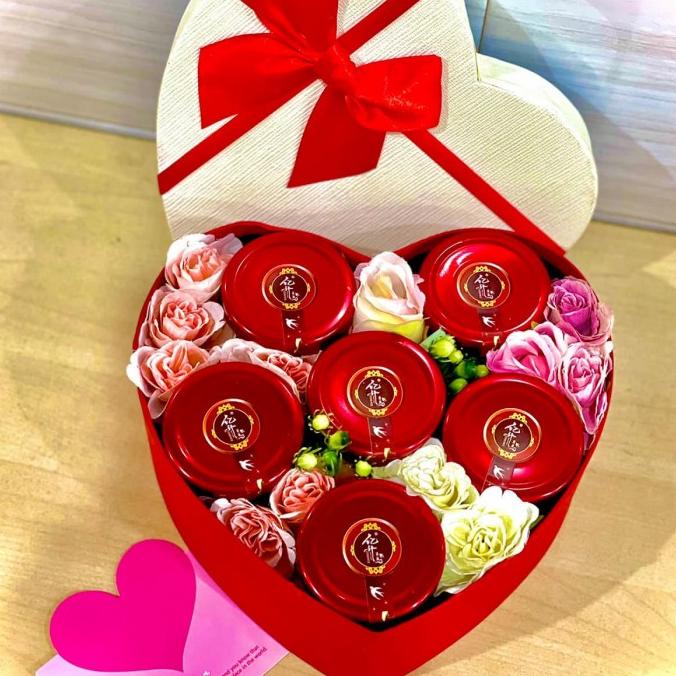 

Spesial Valentine Day Essence Birdnest Valentine Gift Box Hampers Valentine Mix Varian