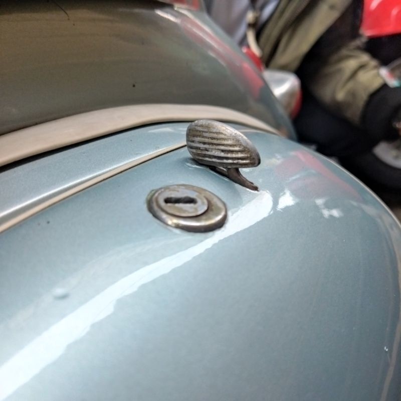 tuas kunci laci jengger Vespa vbb vbb tahun tua detail original
