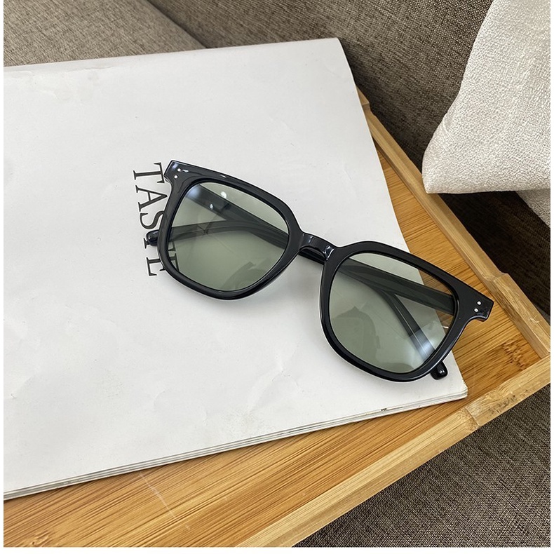 Kacamata Sunglass Tawny Ringan Simple Retro Casual