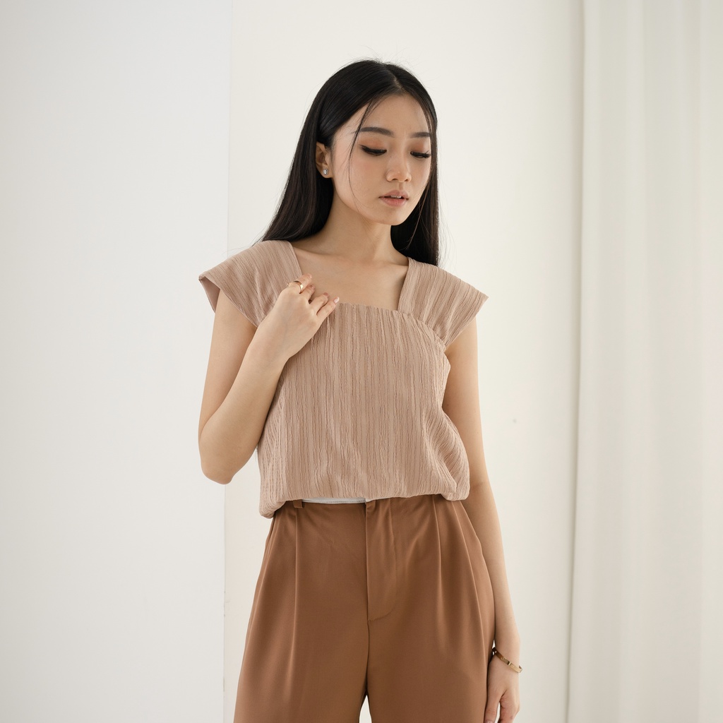 Beige Studio - Crush Top / Atasan Casual Wanita