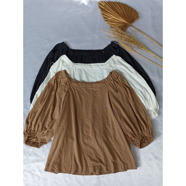 PUFF SLEEVE BLOUSE UN*QLO