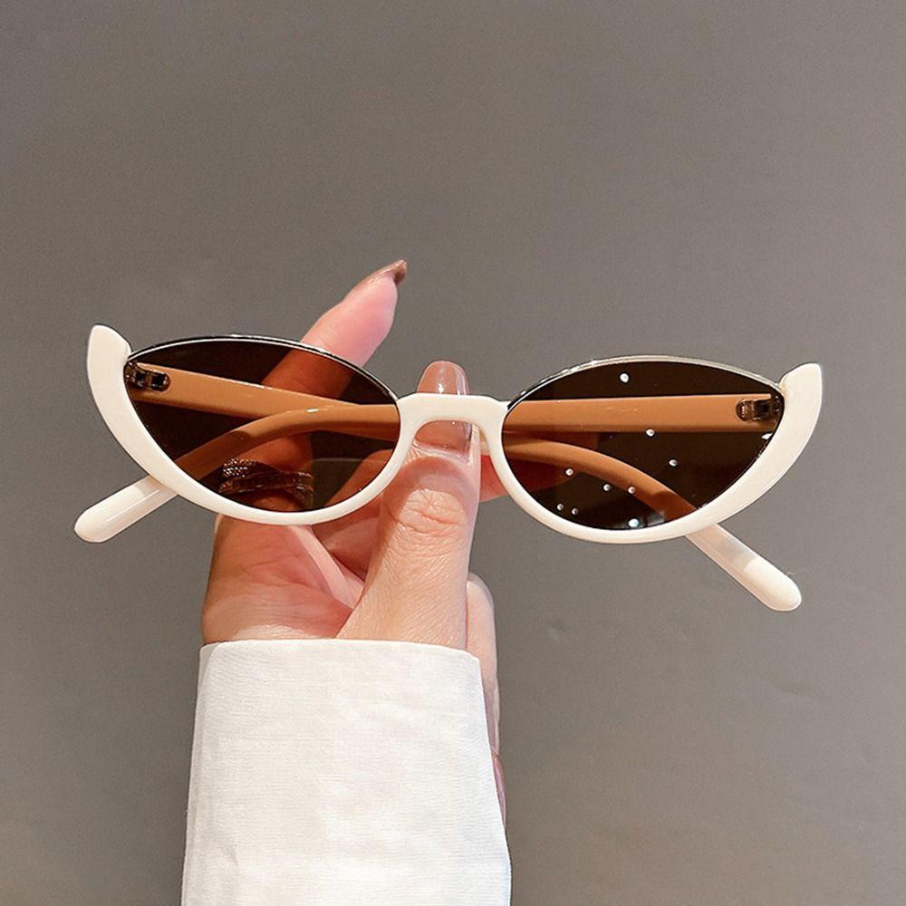 R-flower Cat Eye Sunglasses Fashion Kecil Wanita Pria Half-frame