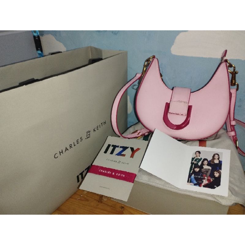 ITZY X CHARLES N KEITH BAG PINK FULLSET
