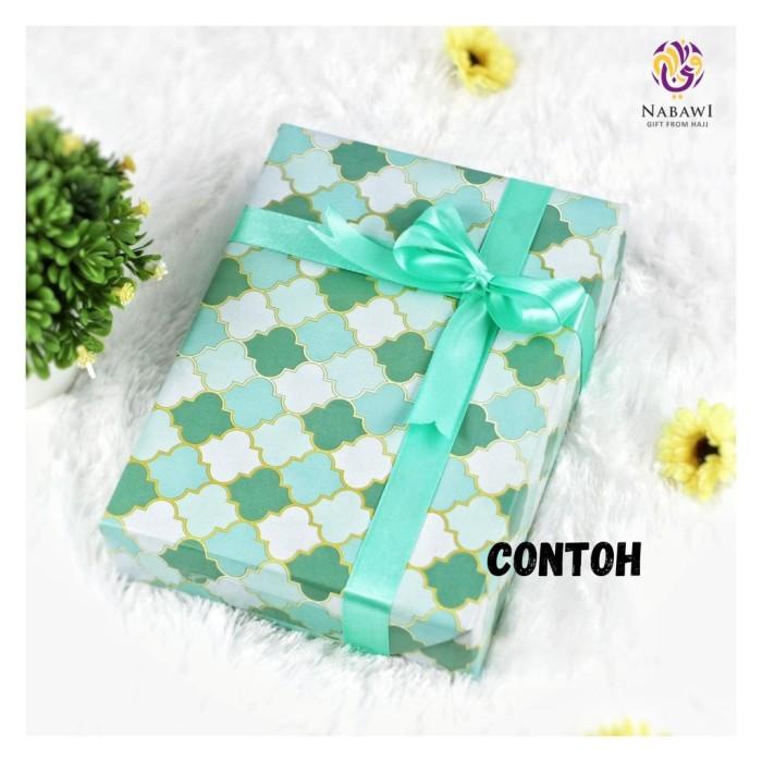 

Tambahan Kertas Kado Dan Box Kardus Hampers
