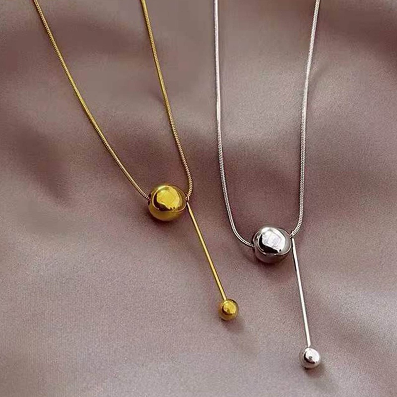 Fashion Kalung Liontin Bola Logam Warna Silver Untuk Wanita Torsi Geometri Individualitas Hadiah Perhiasan