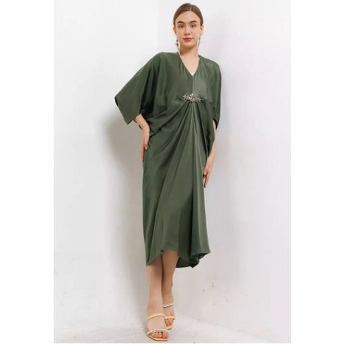 ICONS SILK PENGUIN KAFTAN WITH PEARL &amp; XTAL DETAIL WANITA MUSLIM MODERN TNIC0658BB