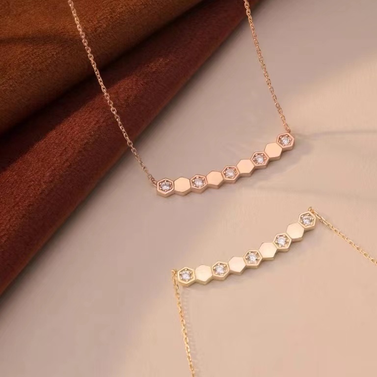 Kalung Rantai Bahan Titanium Steel 18K Warna Rose Gold Anti Alergi Untuk Wanita