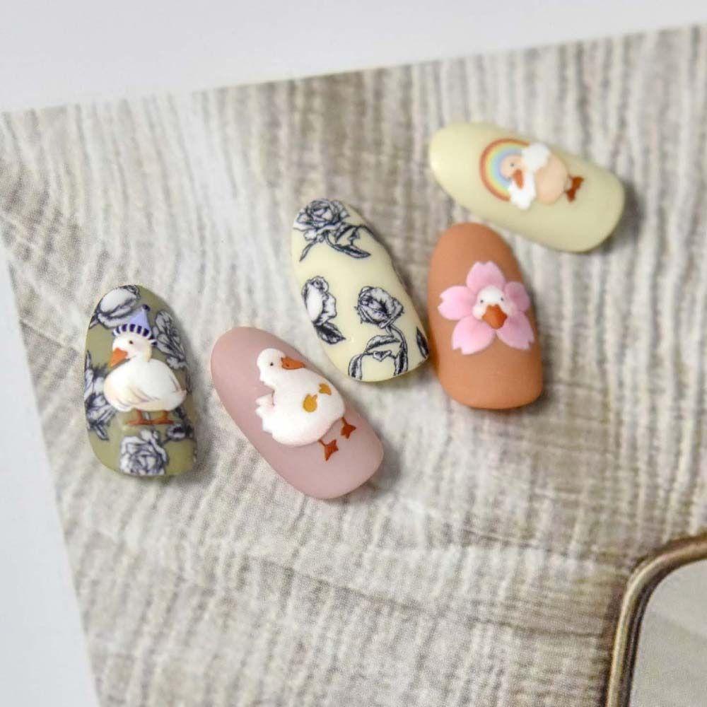 AUGUSTINA Agustina Kartun Stiker Kuku Wanita 5D Relief Manikur Aksesoris Bunga Perekat Diri Beruang Stiker Kuku