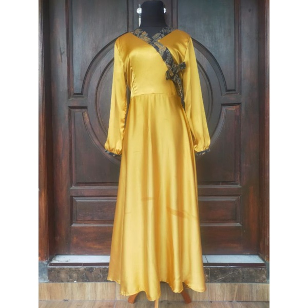 Gamis variasi batik bahan satin halus