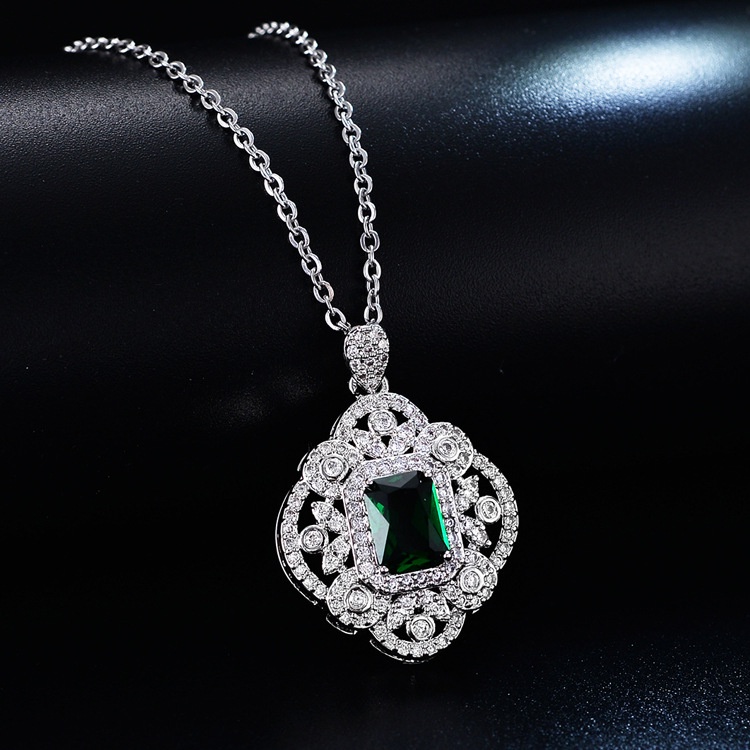 Goldkingdom Fashion Perhiasan Aksesoris Ready Stock Emerald Princess Square Berlian Liontin Eropa Dan Amerika Mewah Perjamuan Pertunangan Warna Harta Karun Zirkon Kalung