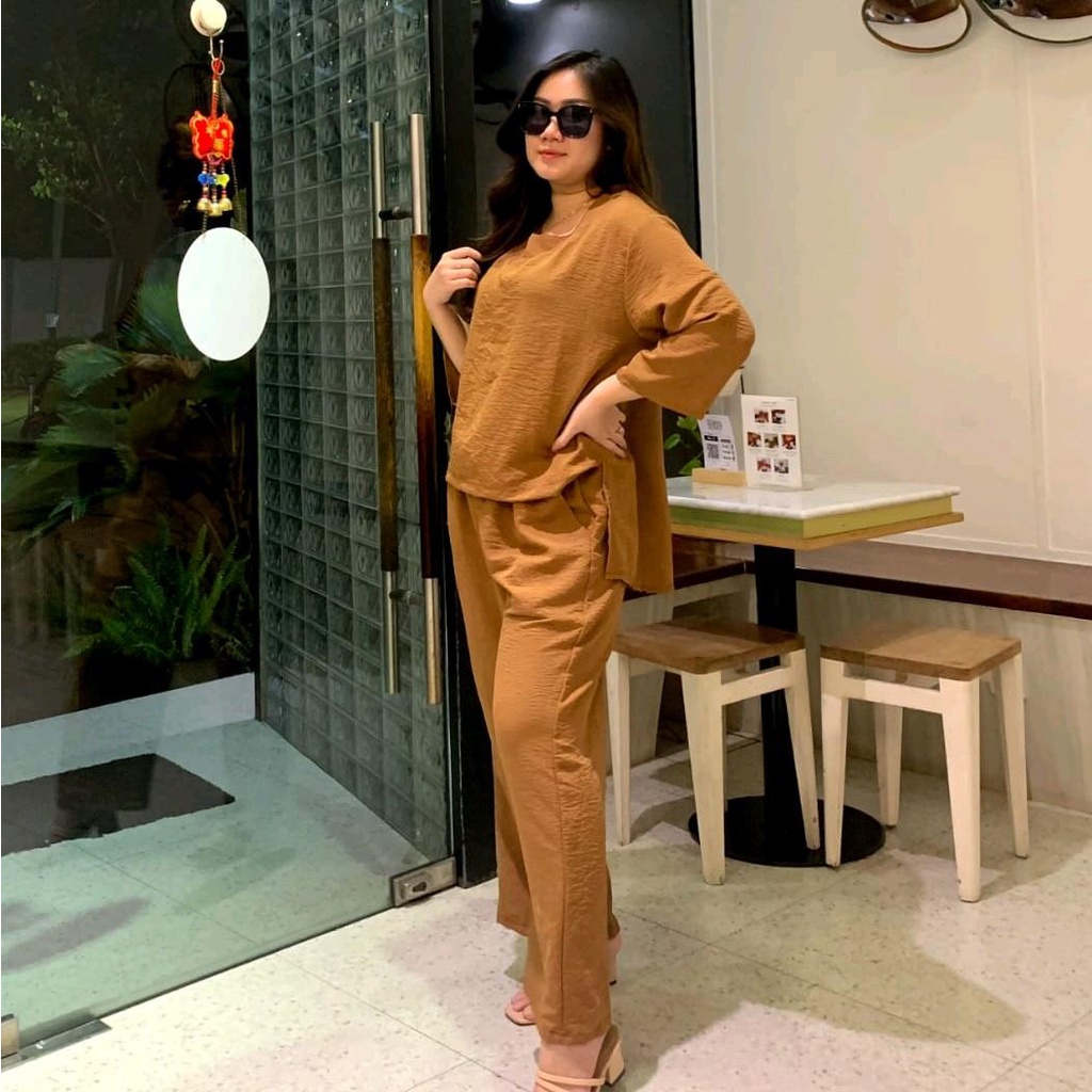 AVE Naura Set Oblong | Oneset Crinkle Polos Lengan Panjang
