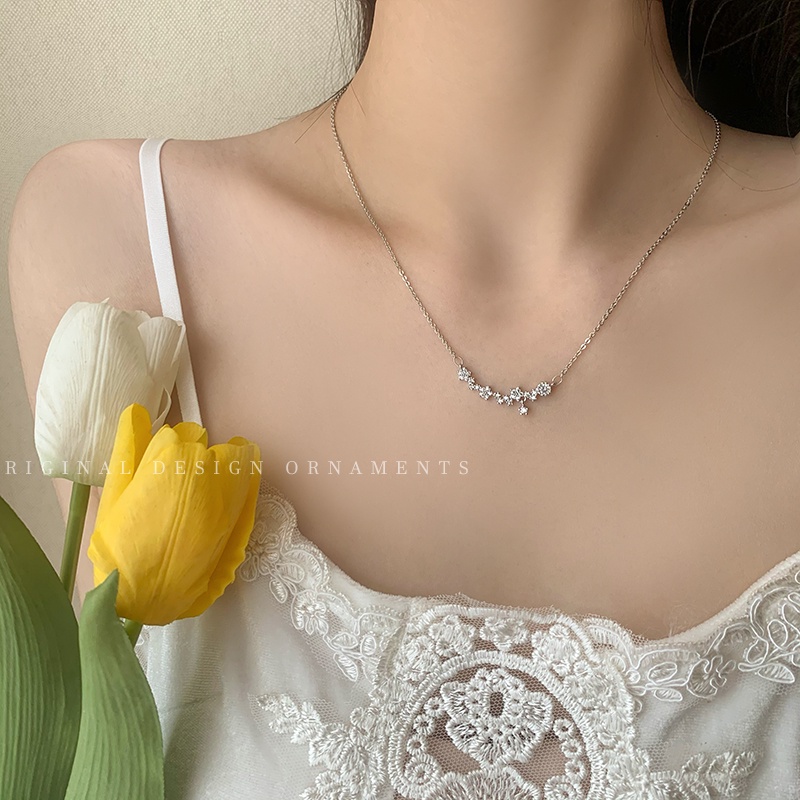 Kalung Rantai Bunga Kristal Elegan Fashion Liontin Zircon Untuk Aksesoris Perhiasan Wanita