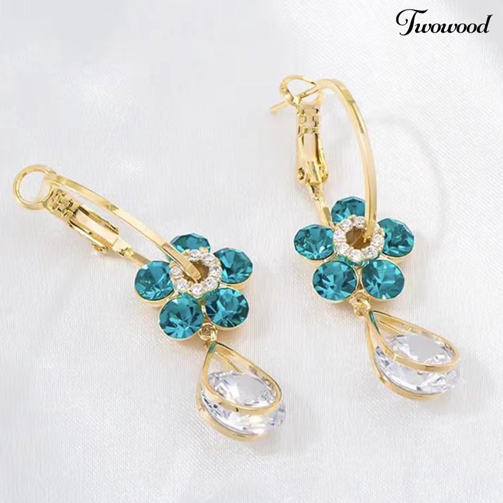 Twowood 1pasang Ladies Earrings Cahaya Mewah Elegan Temperamen Indah Halus Pakaian Sehari-Hari Alloy Faux Kristal Bunga Wanita Earrings Aksesoris Pesta