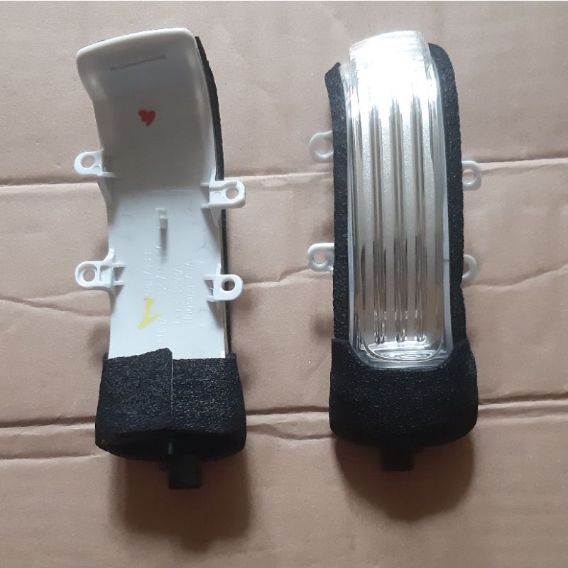 lampu sein spion mobil luxio rush terios 2015 - 2017