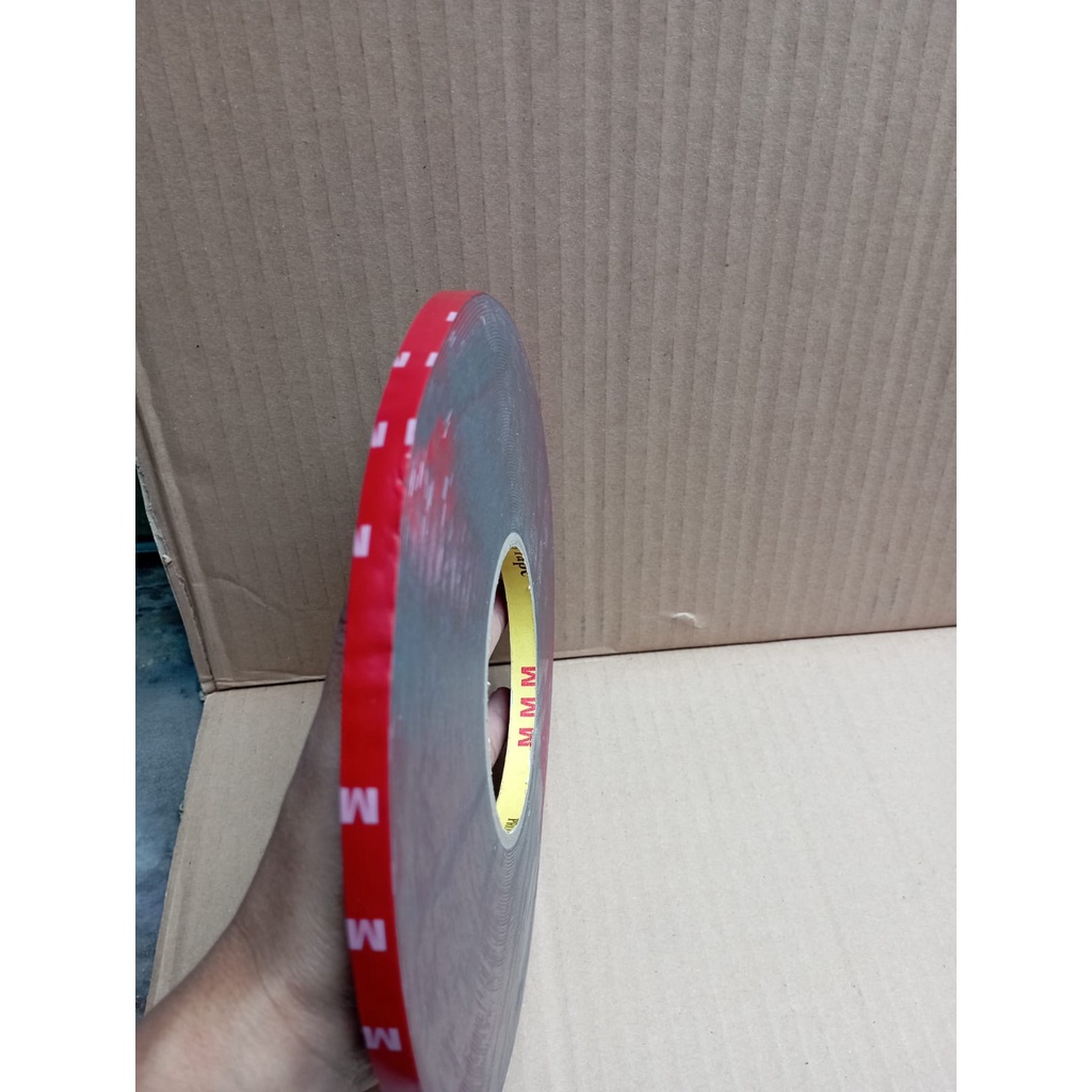 Double tape Kecil 3M ukuran 8mm x 33M Warna Merah Perekat / Double Tape MMM Merah 8 mm X 33 meter Perekat Lem Bolak Balik