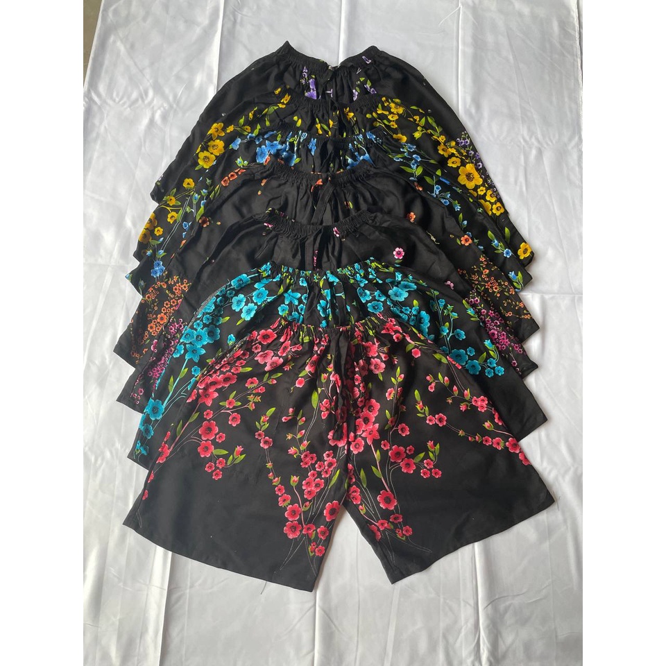 MODEL CELANA PENDEK TERBARU MOTIF BUNGA CPB003