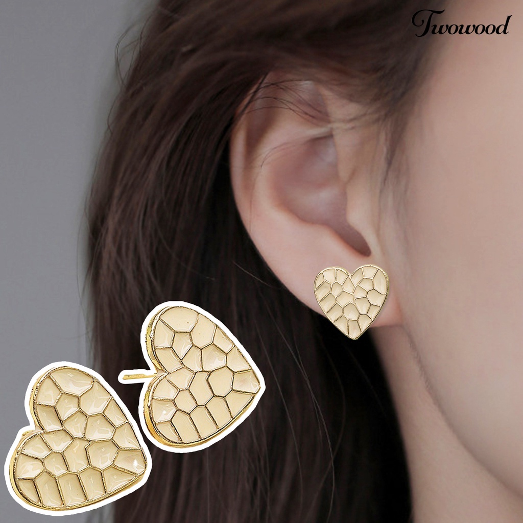 Twowood 1pasang Tusuk Tekstur Kotak-Kotak Wanita Anting Enamel Bentuk Hati Stud Earrings Perhiasan Aksesoris