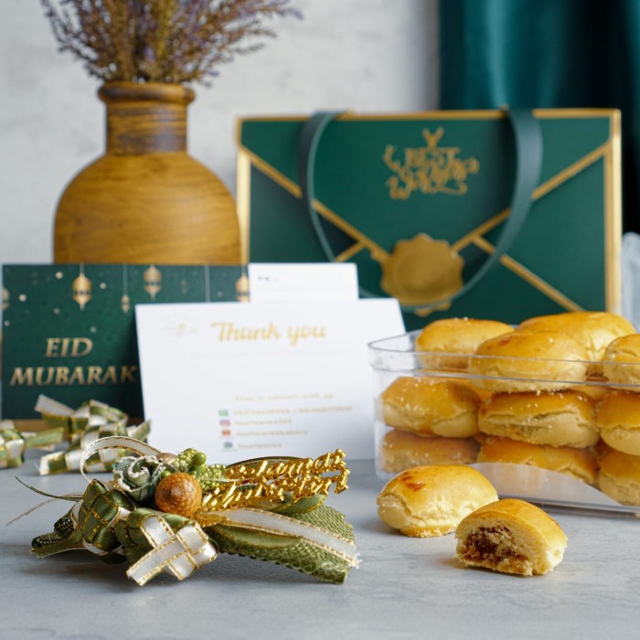 

Parcel lebaran / idul fitri / ramadhan / nastar wisman / lidah kucing