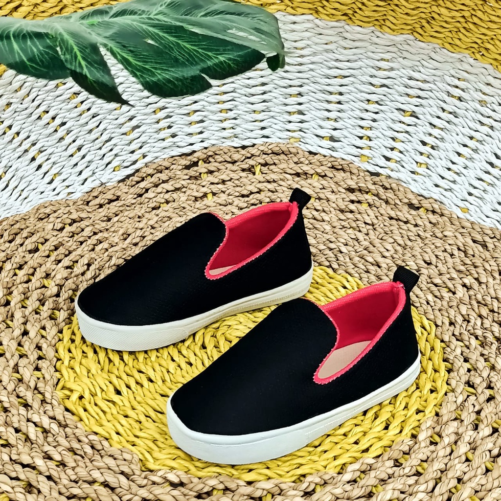 sepatu anak sneaker sekolah polos hitam unisex murah