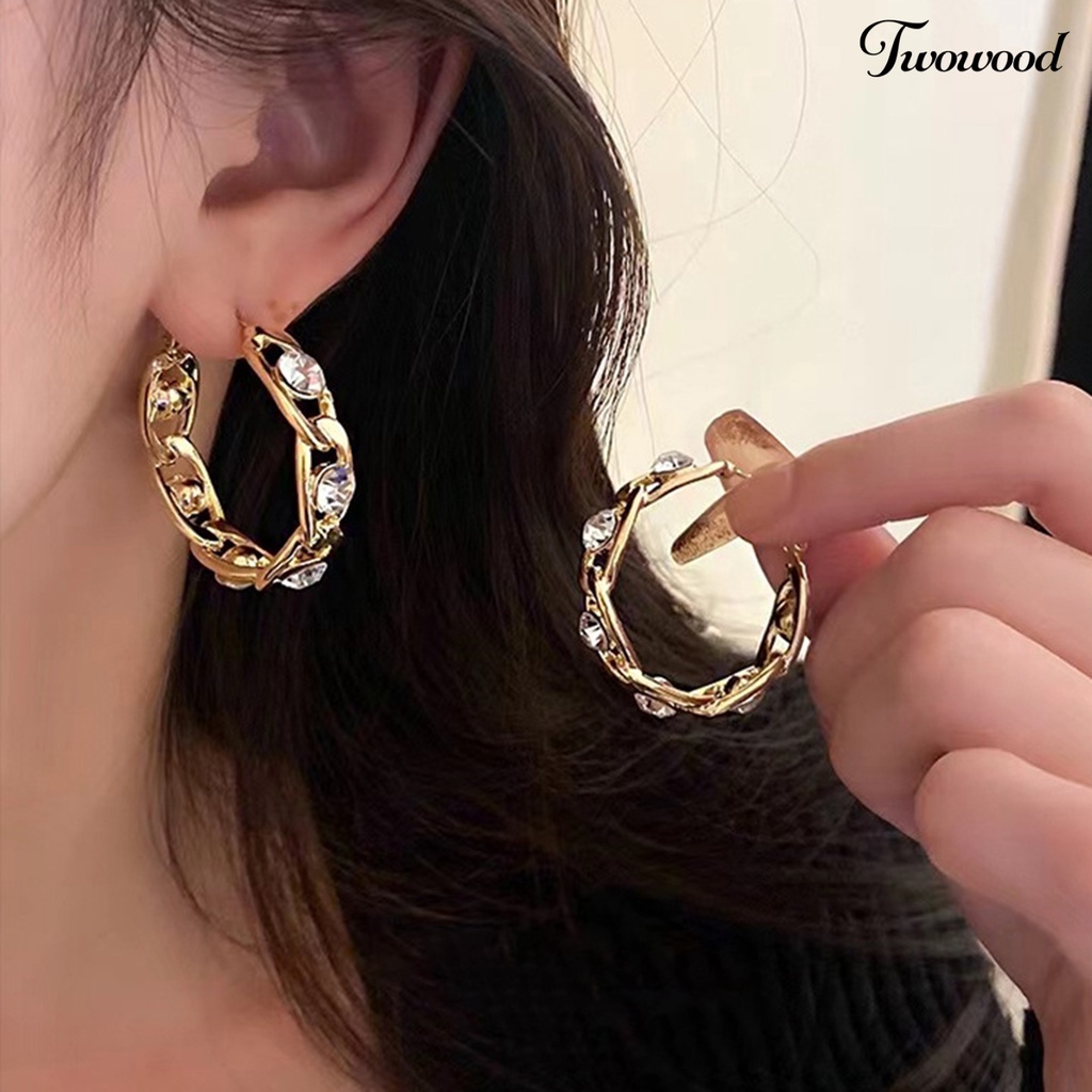 Twowood 1pasang Lingkaran Anting Tindik Geometris Berlian Imitasi Bertatahkan Temperamen High-end Telinga Dekorasi Jarum Perak Wanita Besar Hoop Earrings Aksesoris Pakaian