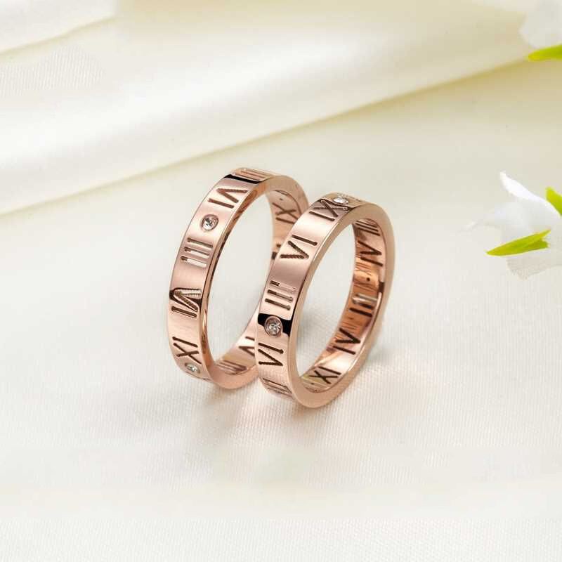 Cincin Desain Angka Romawi Untuk Pria Dan Wanita | Cincin Berlian Bahan Titanium Steel | Kotak Hadiah Untuk Hadiah | Cincin Pasangan Bahan Stainless Steel