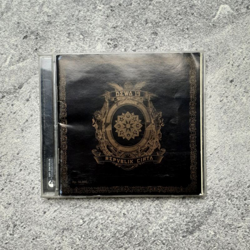 2005's CD Dewa 19 - Republik cinta (original PT. Emi records)