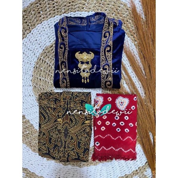 [1 Set] Kebaya Bordir, Jarik Instan + Selendang Jumputan / DN02C, Model Ajeng ~ Nuansa Navy