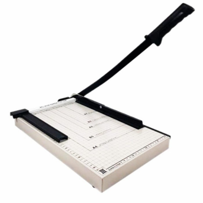 

Cutter Pemotong Kertas Paper Cutter Alat Potong Bazic F4