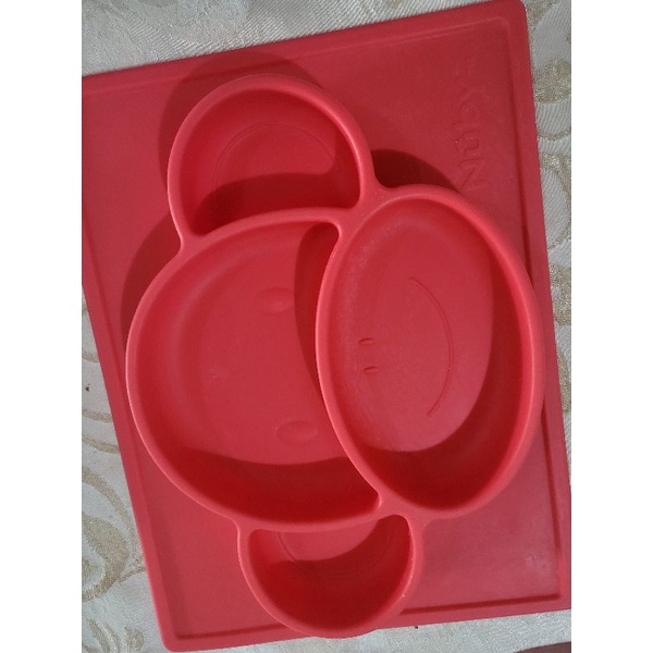 PRELOVED ORI Nuby Large Silicone Suction Placemat RED (free dr browns cup)
