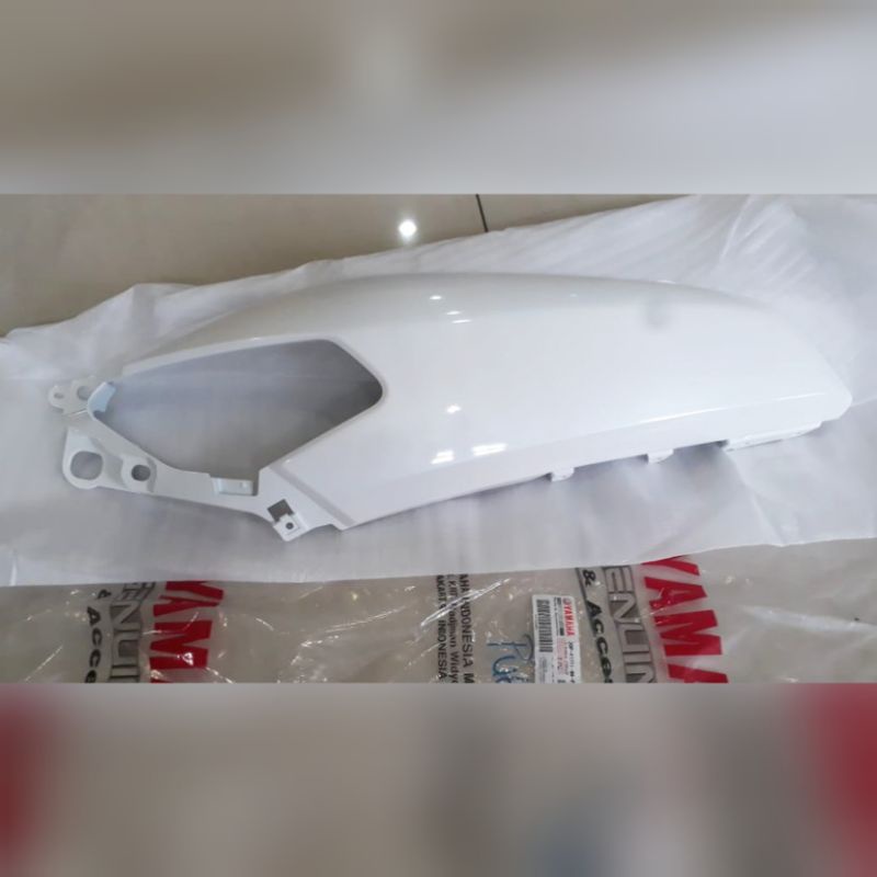cover body nmax old putih kiri original
