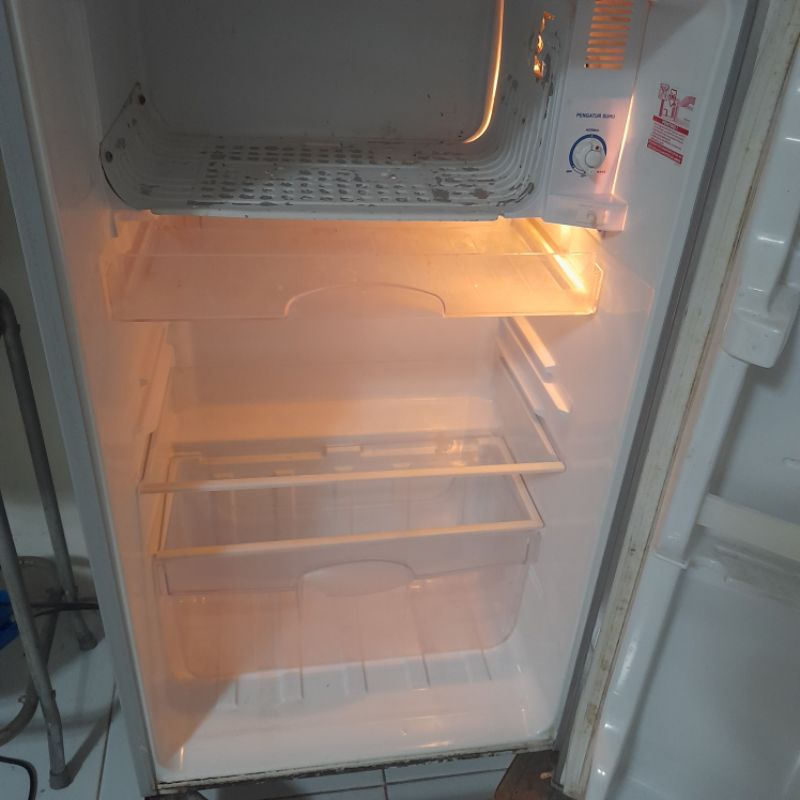 kulkas sanyo bekas