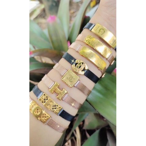 Gelang Jam Liontin Emas