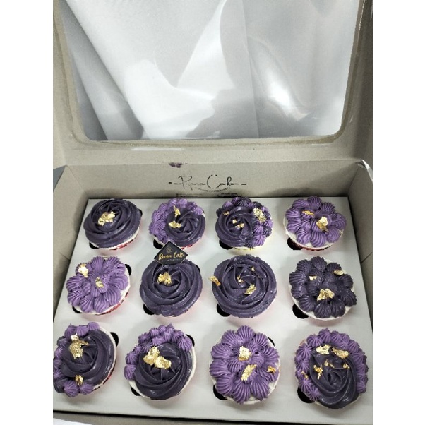 

purple bold cup cake