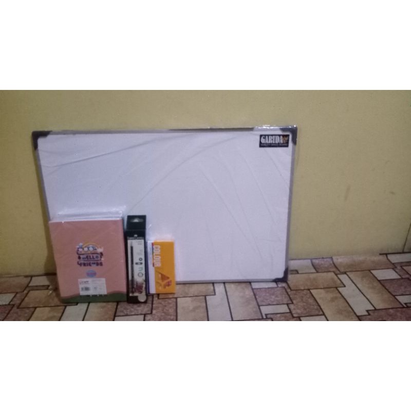 

papan tulis whiteboard