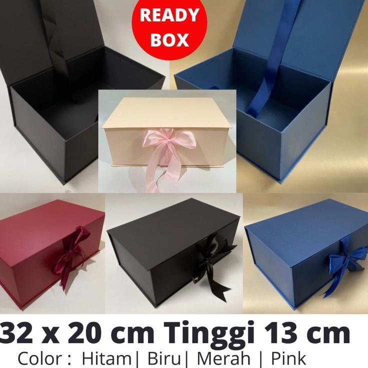 

Stock Terkini gift box / kotak kado / box 32x20 cm tinggi 13 cm