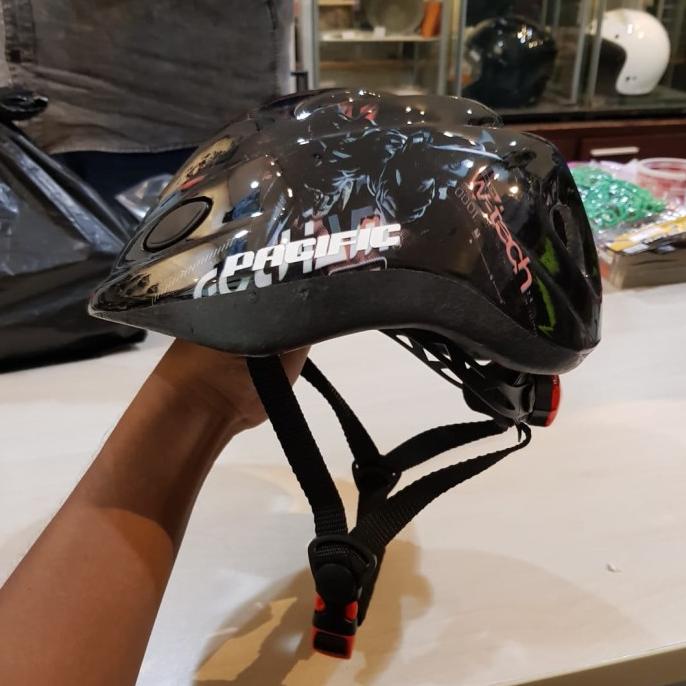 Pacific Helm Sepeda Anak anak Pakai Helm Pacific