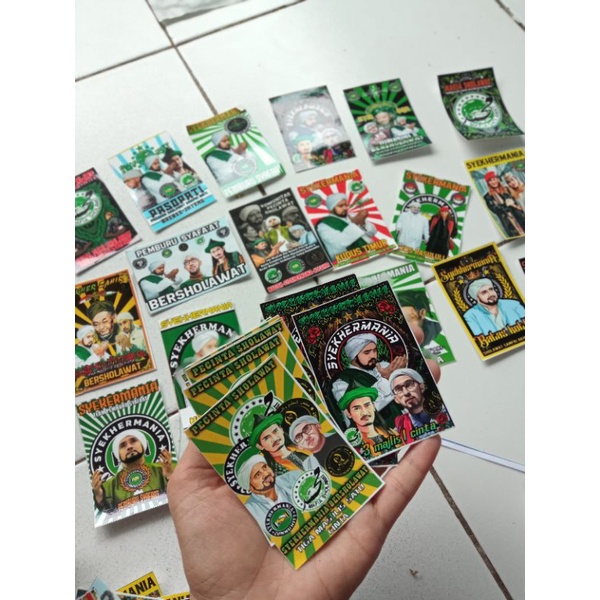 

STIKER MAJELISAN SYEKHERMANIA MAFIASHOLAWAT AZZAHIR PECINTA HABIB BERSHOLAWAT ISI 25PCS