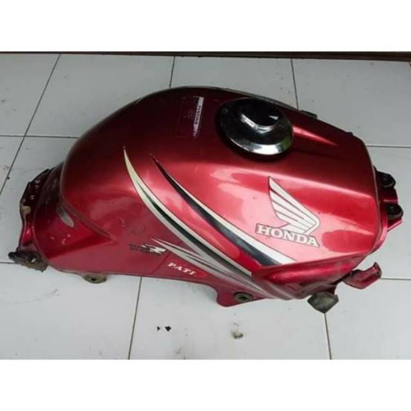 tangki cb 150 r merah ori