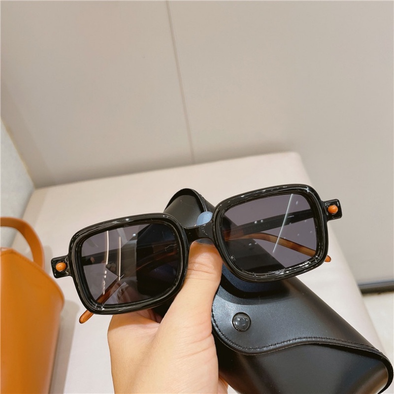 (YUZHU) Vintage Art Square Frame Sunglasses Kacamata Hitam Warna Permen Fashion Modern